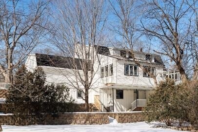 Foto del edificio - 10 Zachary Ln N