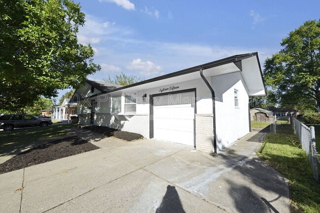 Building Photo - 1815 Woodcrest Rd