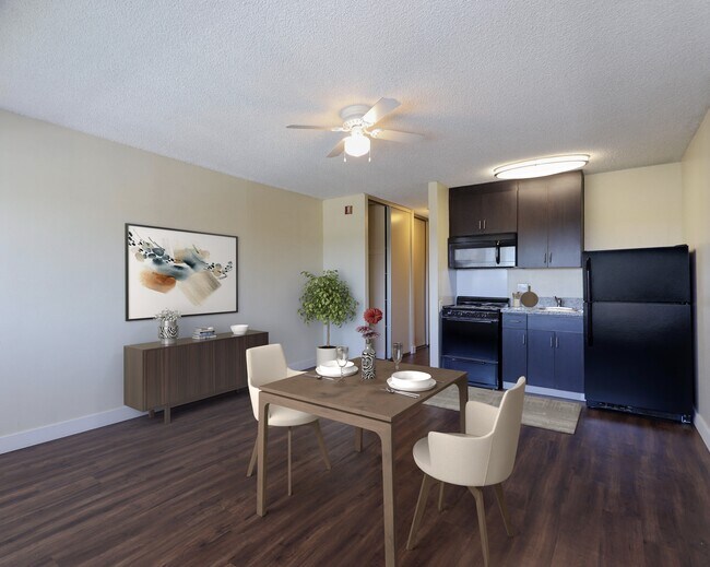 Foto del edificio - Bellflower Friendship Manor Senior Housing