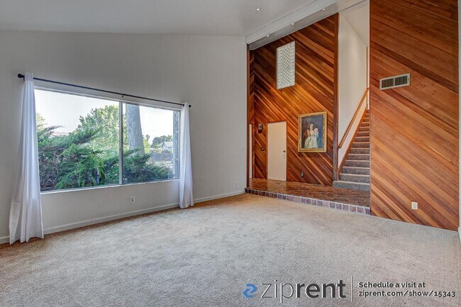 Building Photo - 3510 Miramar Way