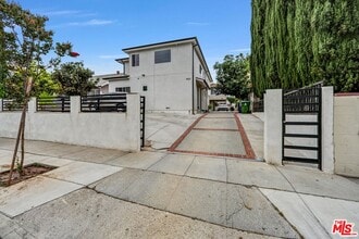 Building Photo - 4421 Prospect Ave