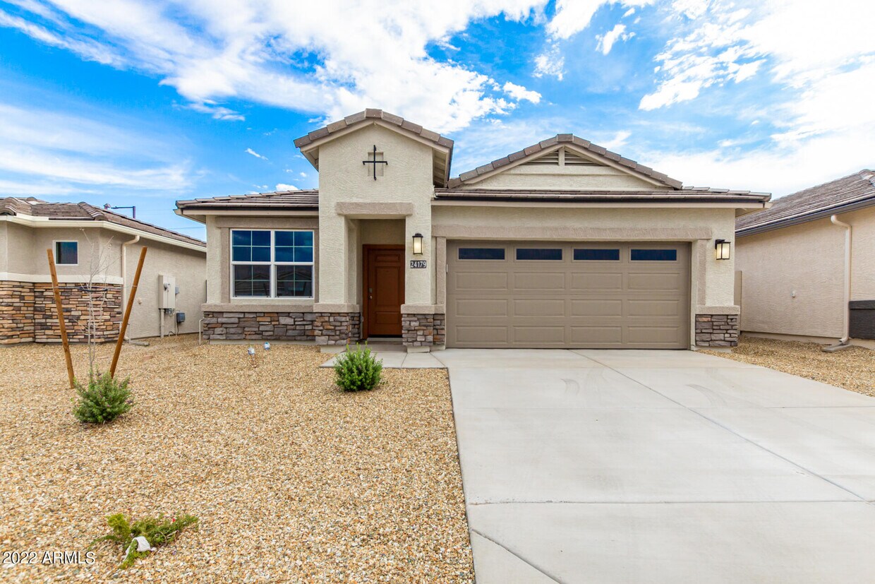 Foto principal - 24179 W Ripple Rd