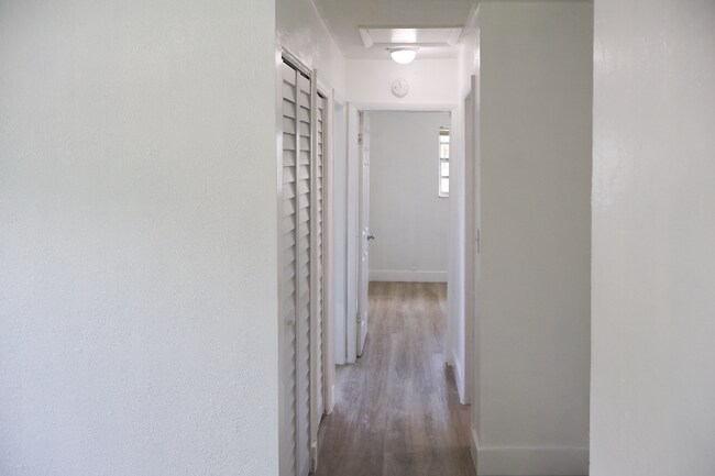 Building Photo - 1548 NW 52nd Ave