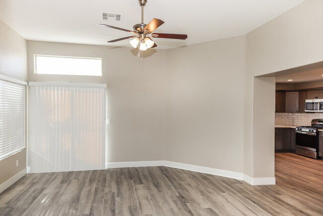 Building Photo - 405 Rocky Rd