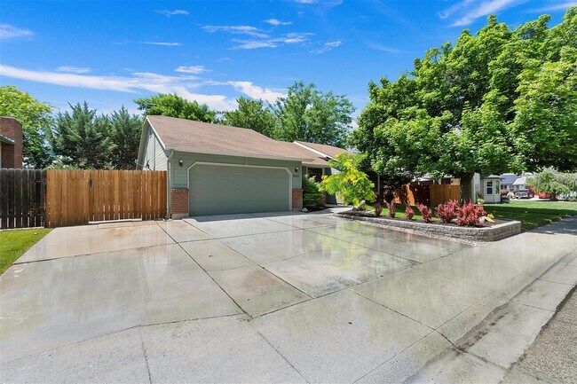 Foto del edificio - 3883 N Tumbleweed Pl