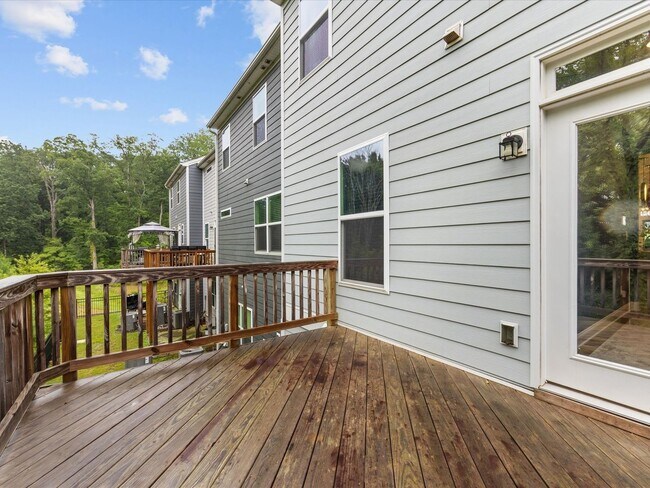 Foto del edificio - 2314 Creekmere Ln