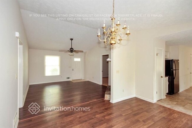 Building Photo - 2489 Forest Dale Dr