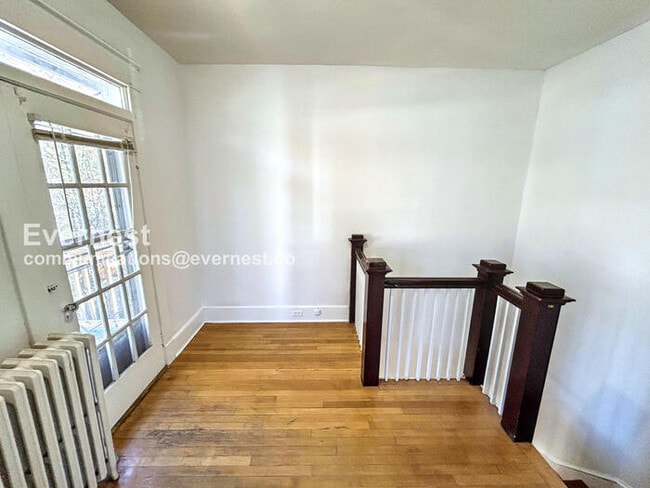 Foto del edificio - 3114 Barton Ave