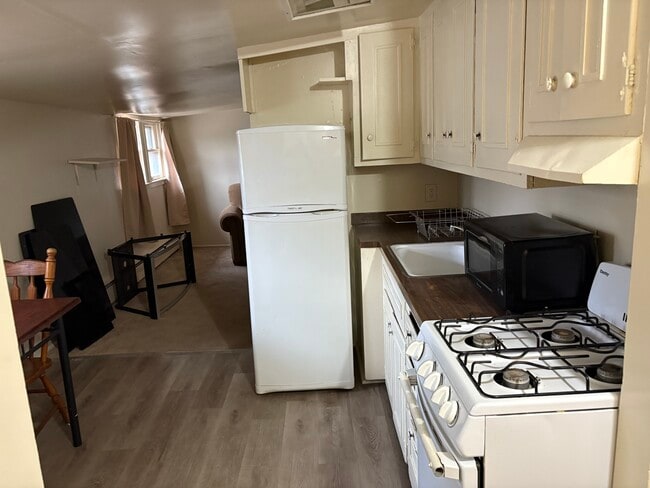 Building Photo - 103 E Steuben St