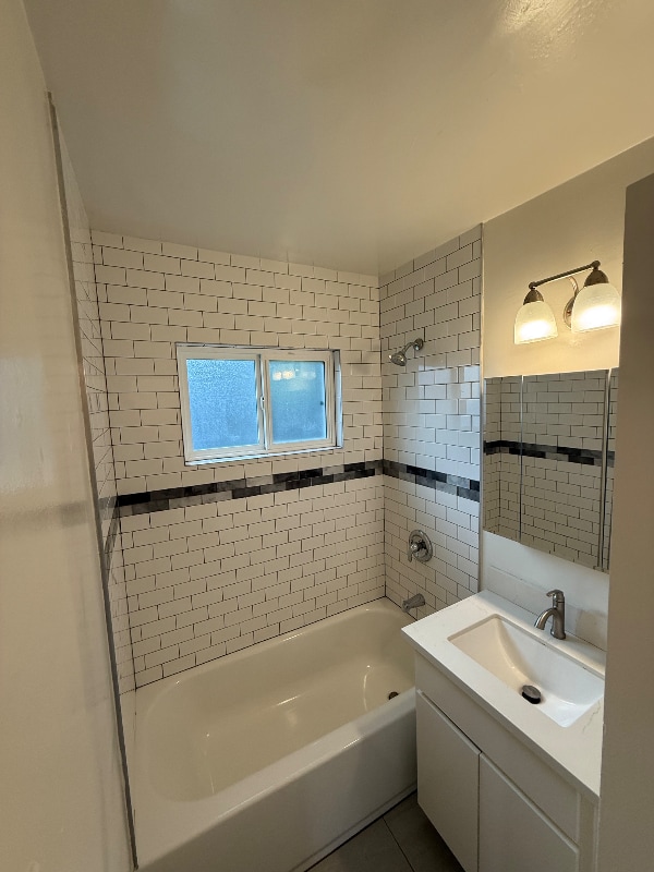 Building Photo - 505 Gayley Ave