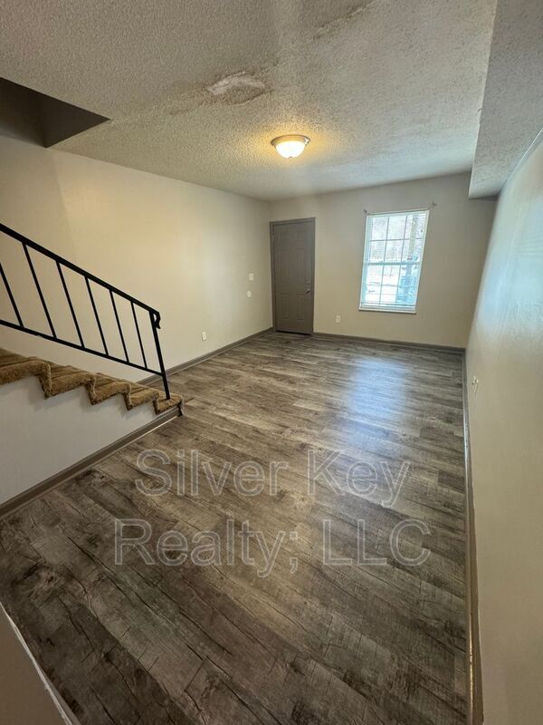 Foto del edificio - 1426 Niles Ferry Rd