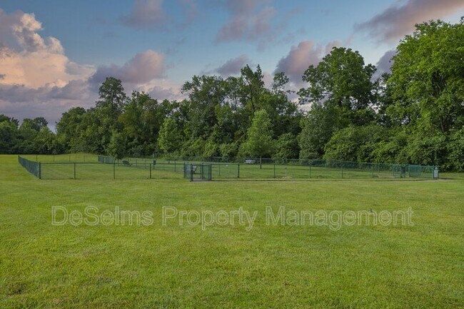 Foto del edificio - 3866 Somers Ln
