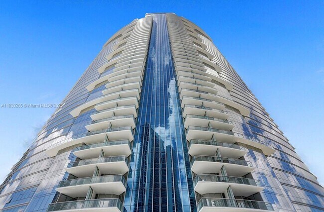 Foto del edificio - 851 NE 1st Ave