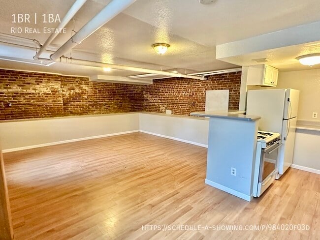 Photo - 975 N Washington St Apartment