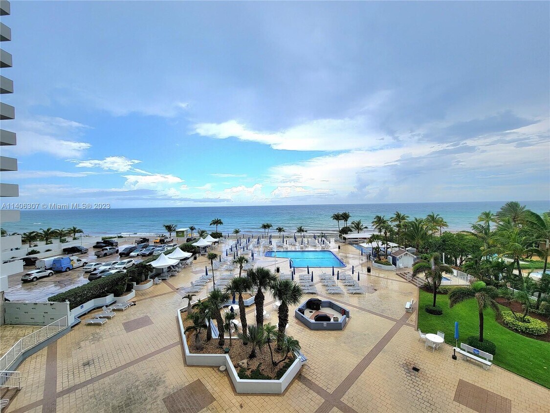 Primary Photo - 2030 S Ocean Dr
