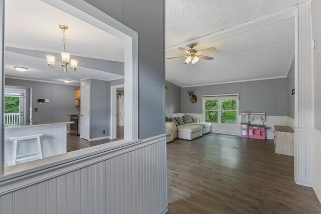 Building Photo - 1022 Dogwood Ln