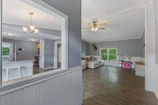 Foto del edificio - 1022 Dogwood Ln