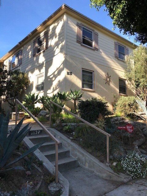 1137 Bay Street - 1137 Bay St