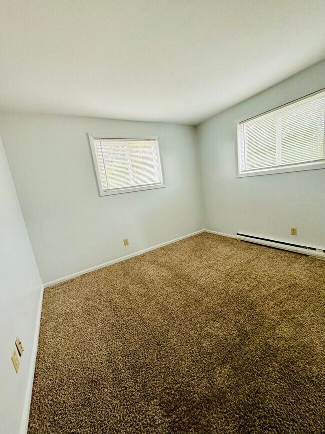 Building Photo - Two Bedroom Apartment for Rent