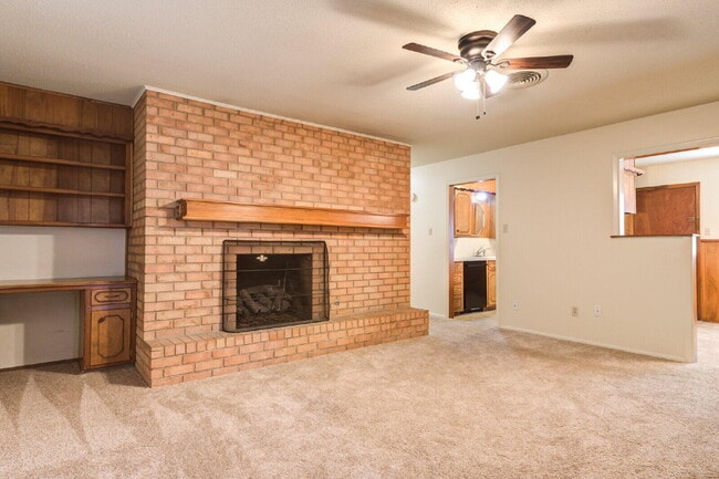 Building Photo - 6707 Hartford Ave