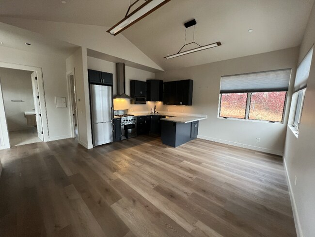 Foto del edificio - 86 Mt Madonna Rd