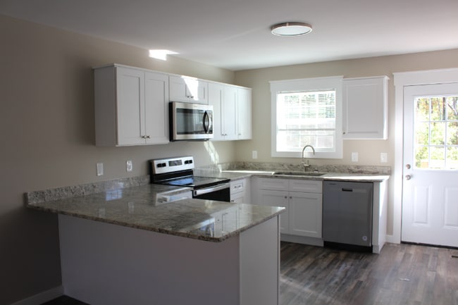 Building Photo - 109 Buster Ln