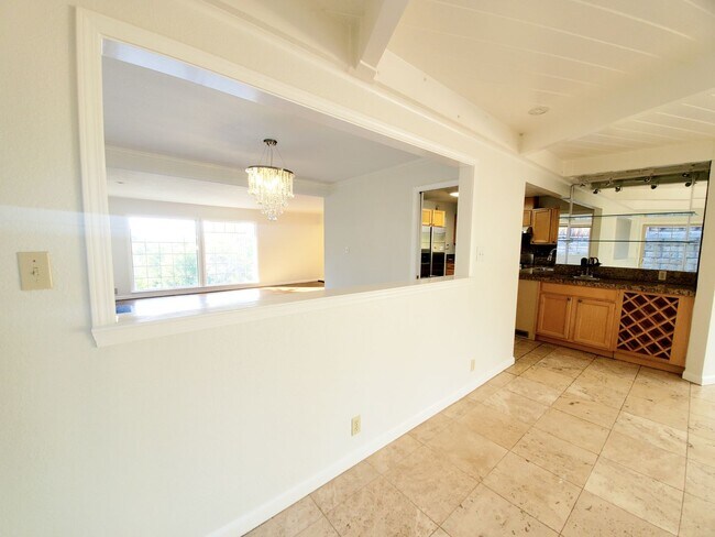 Foto del edificio - 2745 Summit Dr