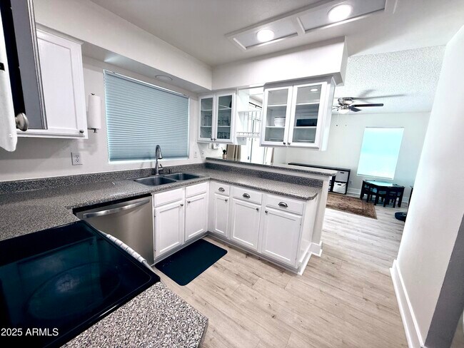 Foto del edificio - 12226 S 45th St