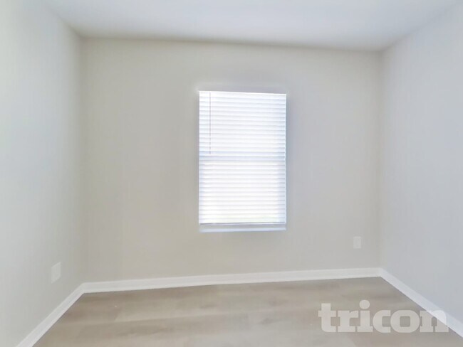 Building Photo - 15680 Del Norte Dr