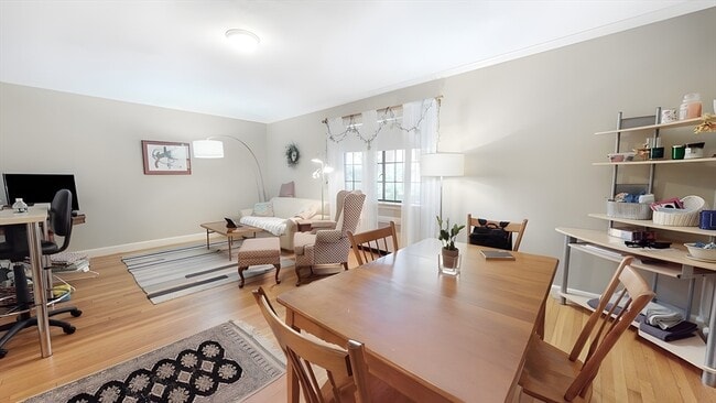 Building Photo - 12 Sewall Ave