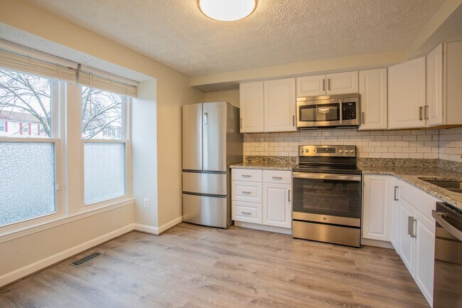 Building Photo - Lovely 3 BR/2 BA EOG Townhome in Bowie!