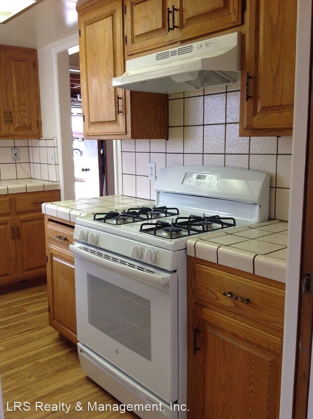 Building Photo - 3 br, 2 bath House - 21101 Hacienda Dr.