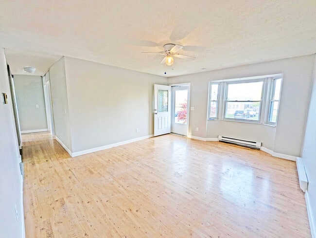 Building Photo - 1329 Birch Dr