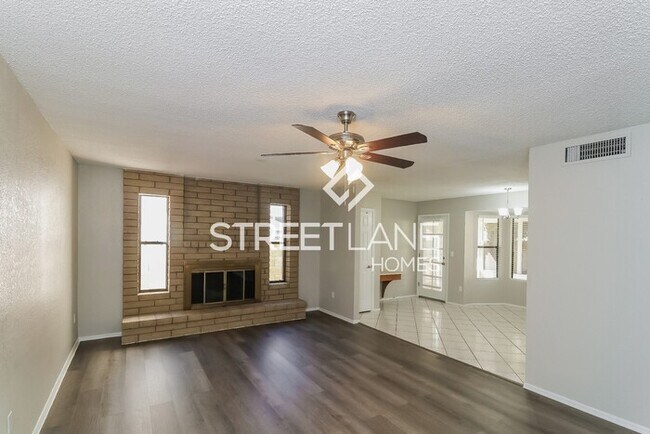 Building Photo - REDUCED-Spacious 3 bedroom home in Phoenix!