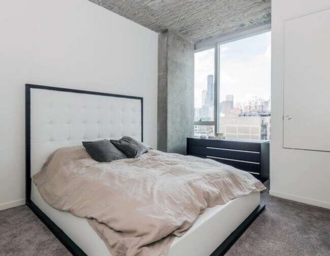 Building Photo - 1345 S Wabash Ave