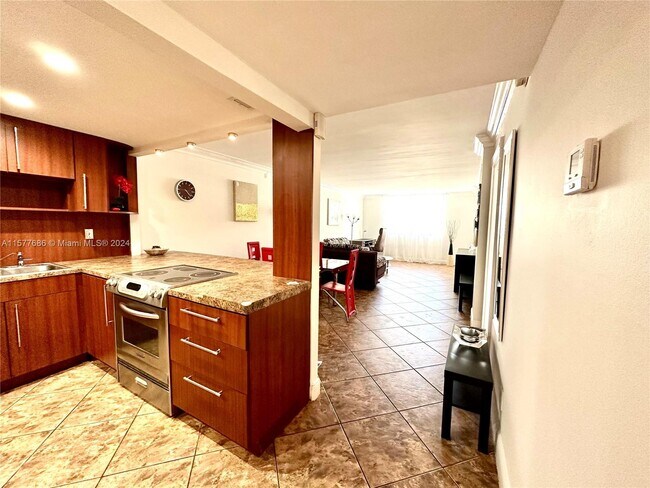 Foto del edificio - 1849 S Ocean Dr