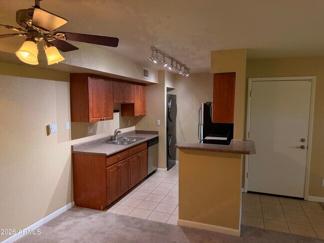 Foto del edificio - 5995 N 78th St