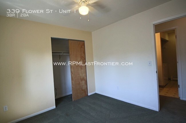 Building Photo - 339 Flower St