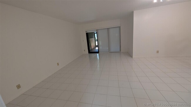 Foto del edificio - 2372 NW 39th Ave