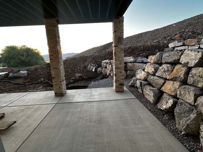 Foto del edificio - 789 Country Ln