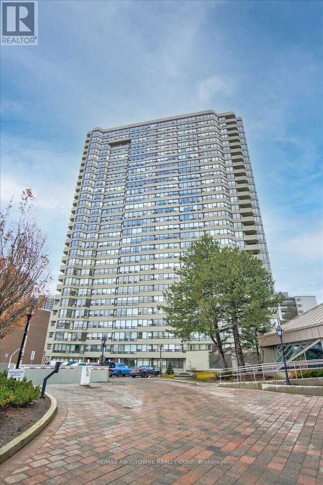 Photo du bâtiment - 1300 Islington Ave.