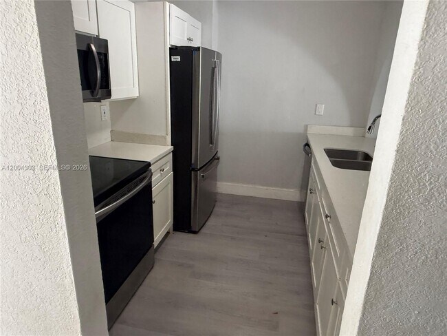 Foto del edificio - 21002 NW 39th Ave