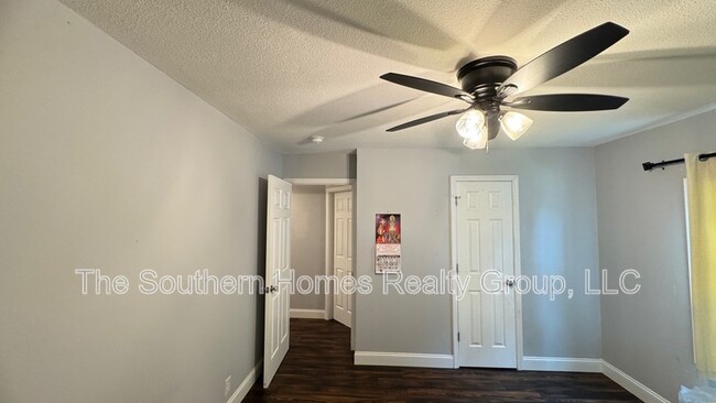 Foto del edificio - 2315 Clearwater Rd