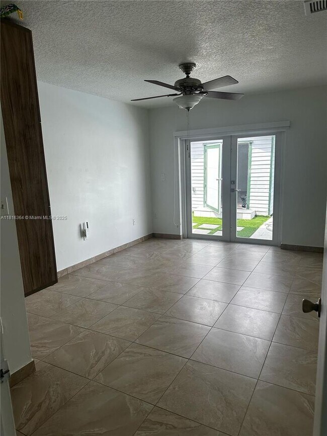 Foto del edificio - 14845 SW 174th St