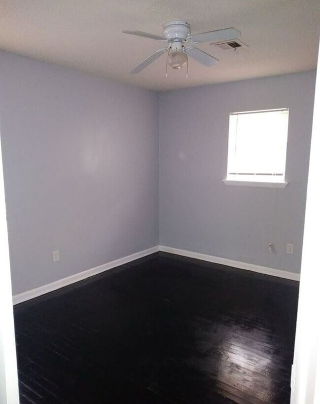 Foto del edificio - 815 NW 58th St