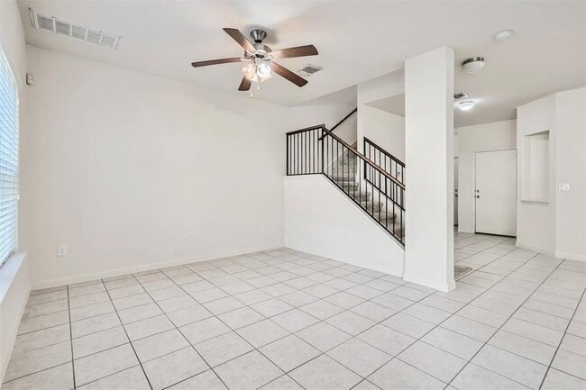 Foto del edificio - 1620 Bryant Dr