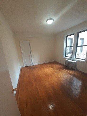 Building Photo - 780 Pelham Pkwy S
