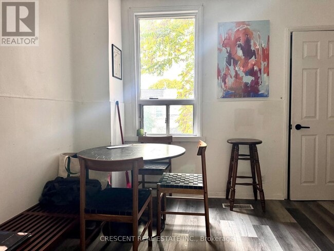 Photo du bâtiment - 1057 Davenport Rd