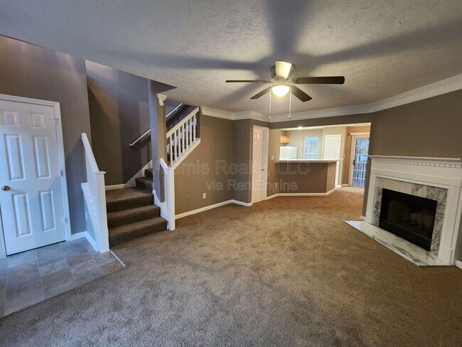 Foto del edificio - 6527 Charter Way