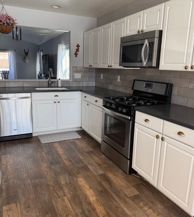 Foto del edificio - 6743 Harvey Ln